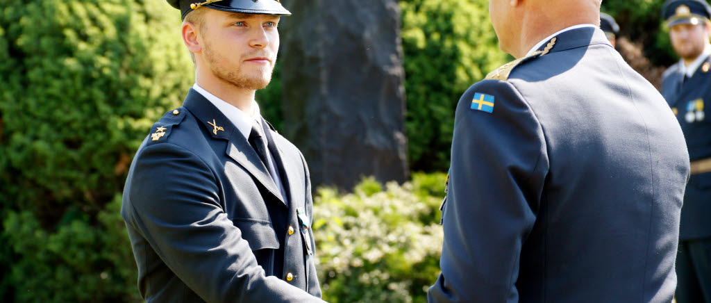 AROU/ROU examen på Militärhögskolan Halmstad.