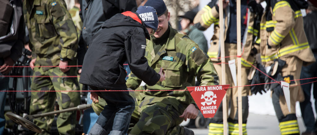 Stöd vid kris och krig i Växjö


Försvarsmakten, Länsstyrelsen i Kronoberg, Polisen, Region Kronoberg, Värends räddningstjänst, Frivilliga försvarsorganisationer, Svenska sjöräddningssällskapet

Förband ur Försvarsmakten:
F 17, Marinbasen, Ing 2, SWEDEC och hemvärnsbataljoner.

Frivilliga försvarsorganisationer:
Frivilliga Radioorganisationen (FRO), Frivilliga Motorcykelkårernas Riksförbund (FMCK), Frivilliga Automobilkårernas Riksförbund (FAK), Bilkåren, Svenska Brukshundklubben (SBK), Lottorna, Försvarsutbildarna