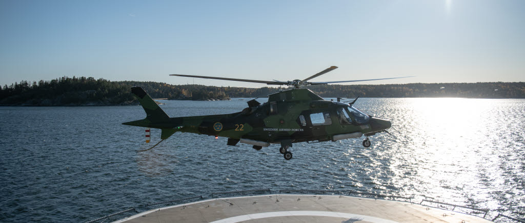 20211022, Luftförsvarsövning 2021
20211018 - 28. Marinens övning Swenex
Helkoptrar ur Helikopterflottiljen deltar 
Helikopter 15 landar på Marinens ubåtsräddningsfartyget HMS Belos