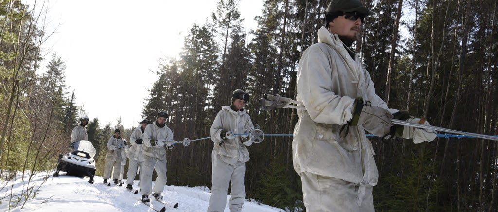 15:e militärpoliskompaniet från Livgardet genomför grundläggande vinterutbildning i Falun.