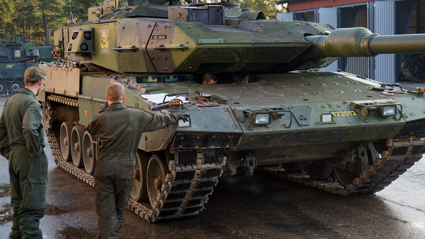 Stridsvagnarna Rullar På Gotland - Försvarsmakten