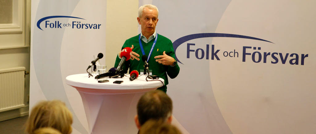 ÖB Sverker Göranson vid presskonferens på Folk och försvars rikskonferens i Sälen, 2015.