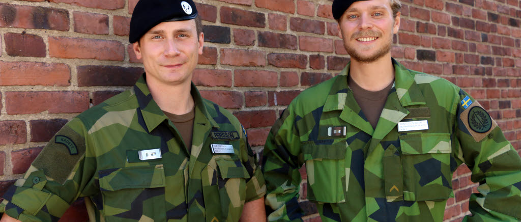 Pionjärkadetter på ny reservofficersutbildning för officerare i reserven. Kadetterna Ola Persson och Pontus Löfgren.