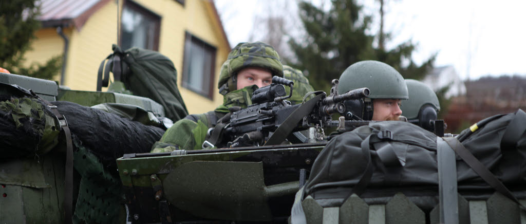 Två svenska pansarskytteplutoner ingår under Cold Response i ett norskt pansarskyttekompani. Övning Cold Response 2014.