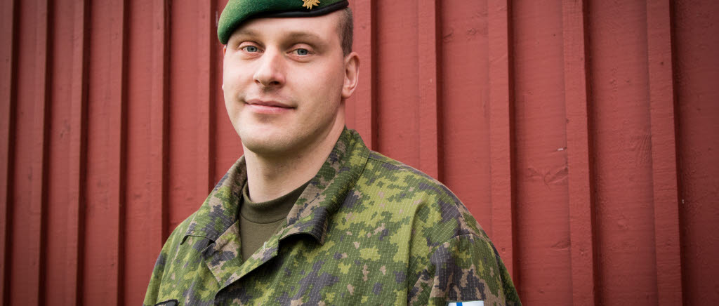 Thor-Erich Wiksten, Finlands första elev som genomför Högre specialistofficersutbildning (HSOU) på  Militärhögskolan Halmstad.