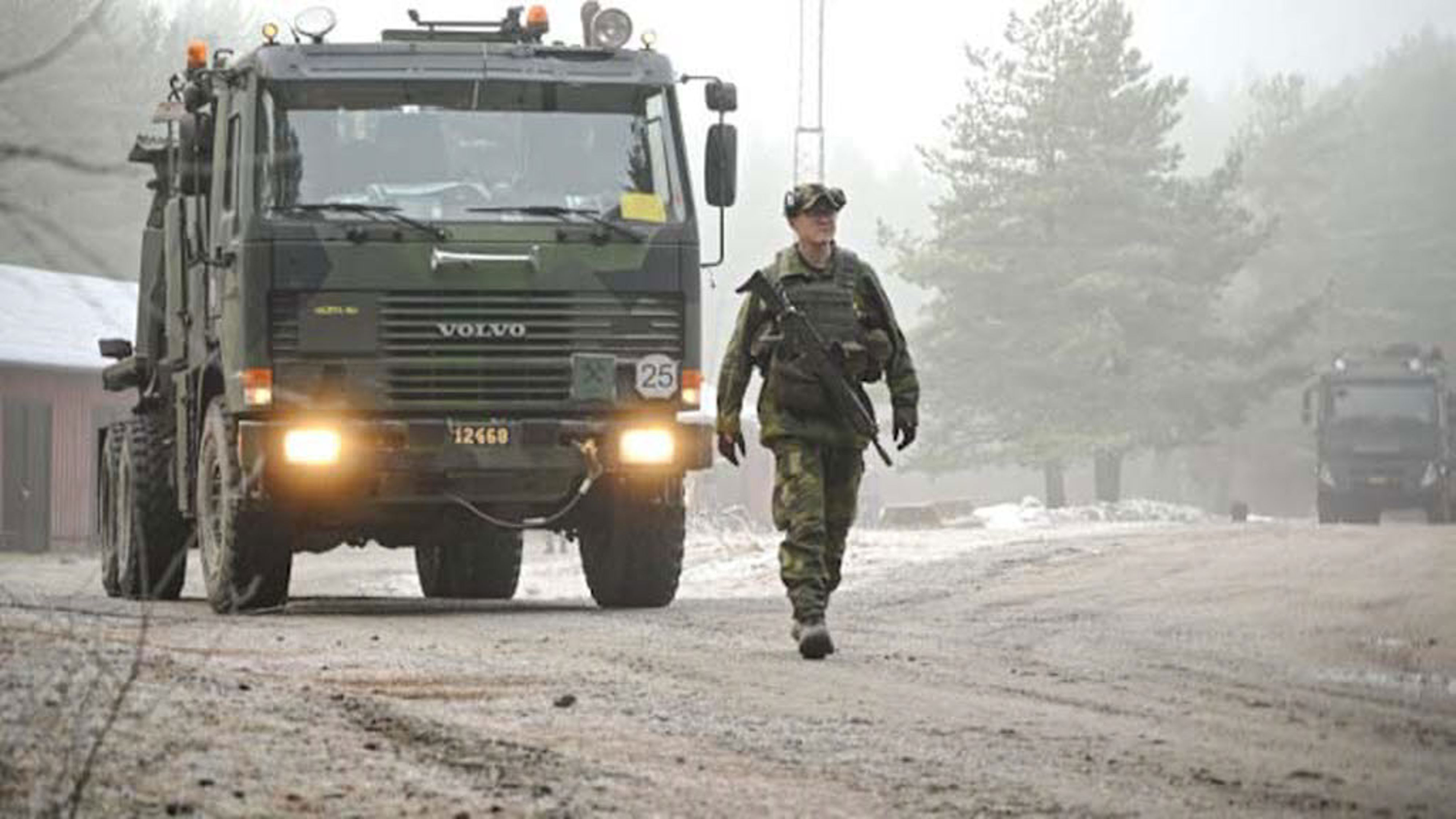 Lastbil från Livgardet logistikenheten.