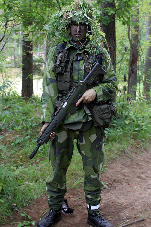 Ukrainian soldiers fighting Russian soldiers in Slovyansk, Donetsk ...