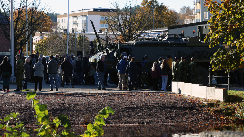 Besökare vid Regementets dag i Kristinehamn