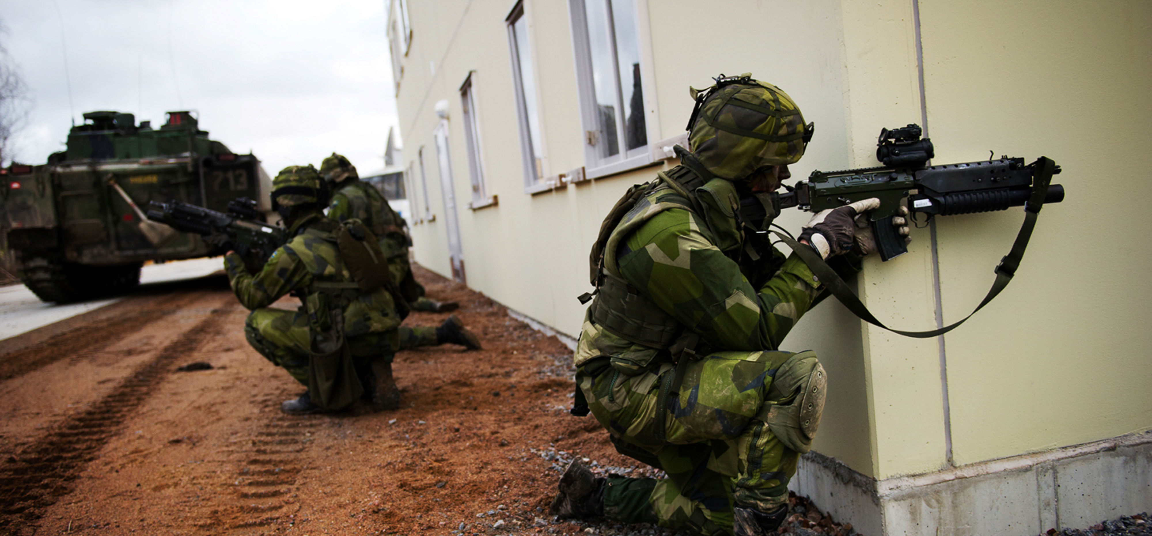 Soldat övar i Försvarsmaktens strid i bebyggelseanläggning STA MOUT