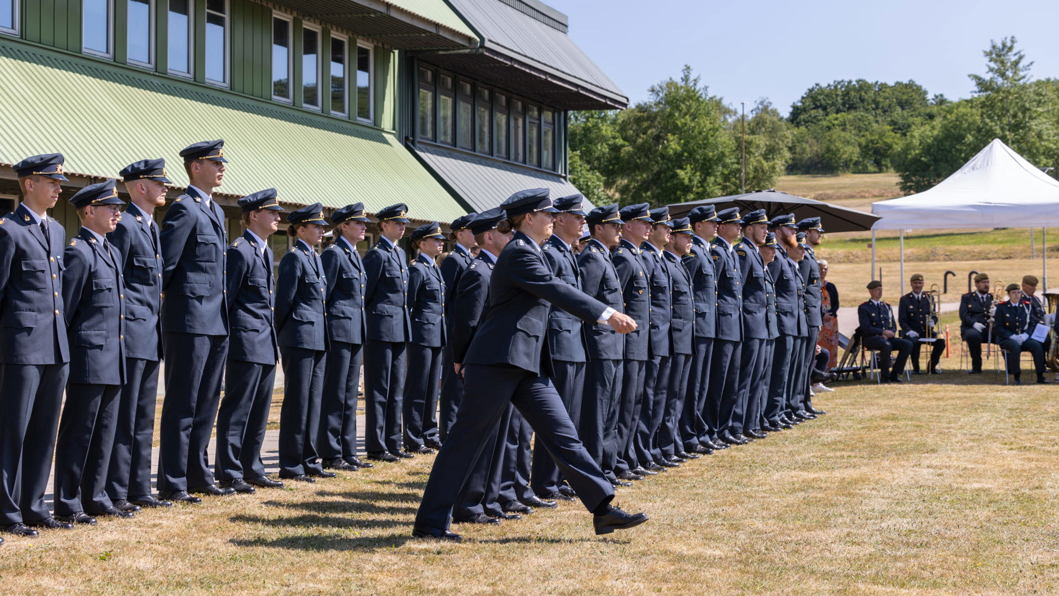 Studerande på militärhögskolan i Halmstad.