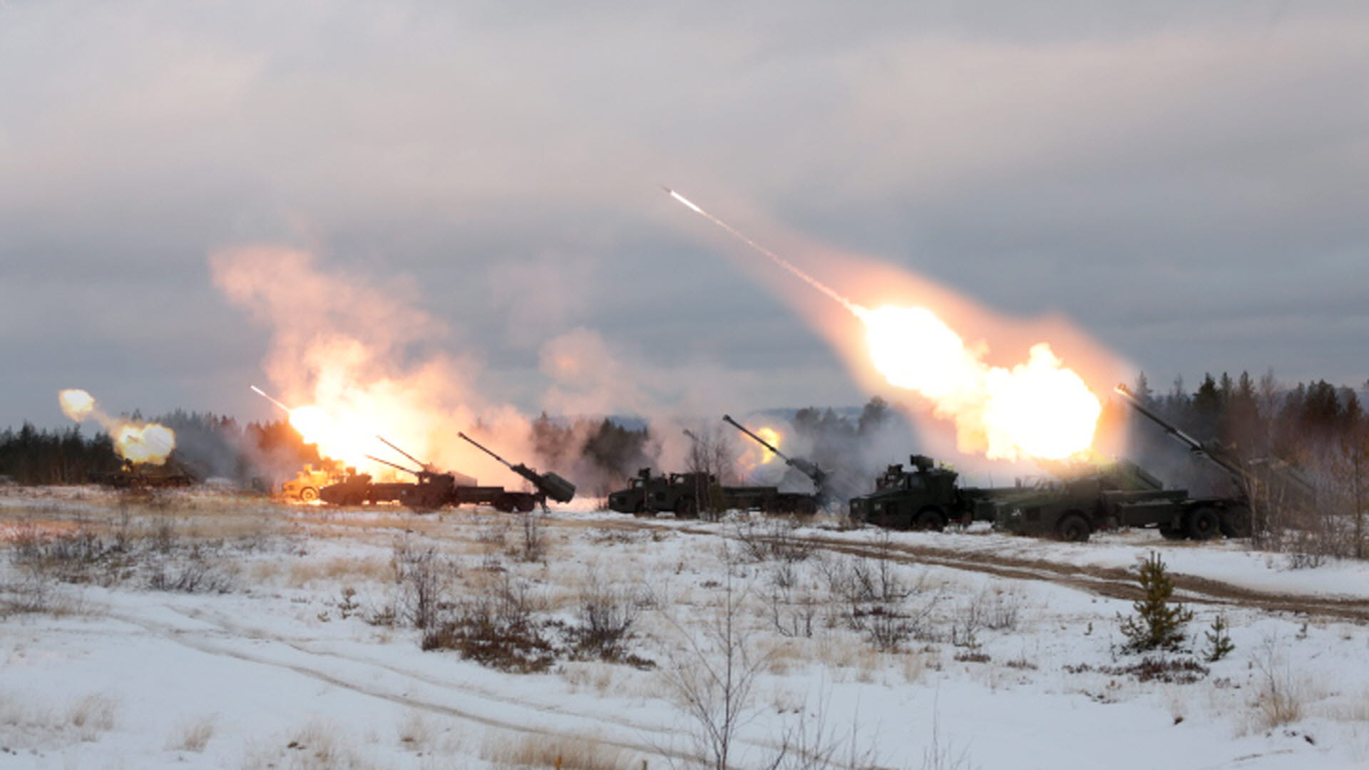 Artillery barrage, Archer FH77BW L52, 2016 [896x504] : r/MilitaryPorn