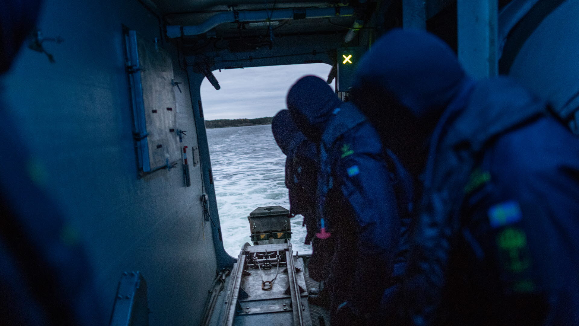 Readiness check of naval mine laying under air defence - Swedish Armed ...